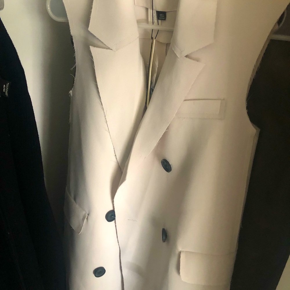 Sleeveless elegant jacket, vest